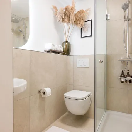 公寓 Valemi New Premium & Huge, 2bathroom, Supercentral, Freeparking, Up To 8-16 Guests