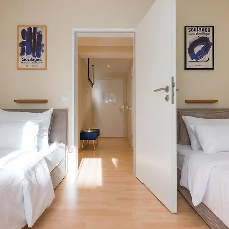 公寓 Valemi New Premium & Huge, 2bathroom, Supercentral, Freeparking, Up To 8-16 Guests *