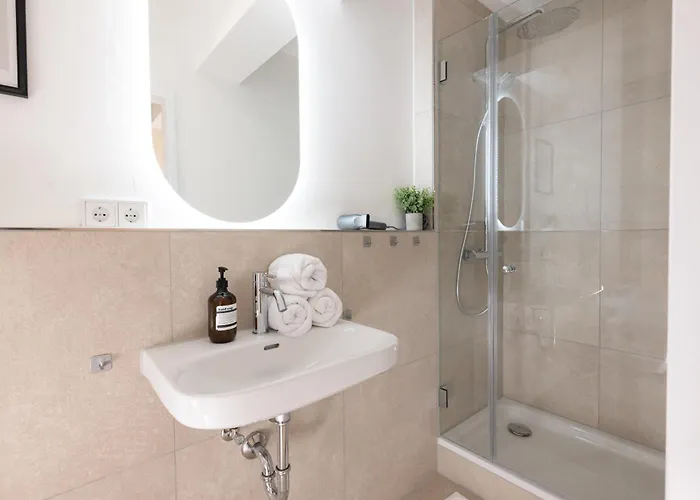 Valemi New Premium & Huge, 2bathroom, Supercentral, Freeparking, Up To 8-16 Guests Munich
