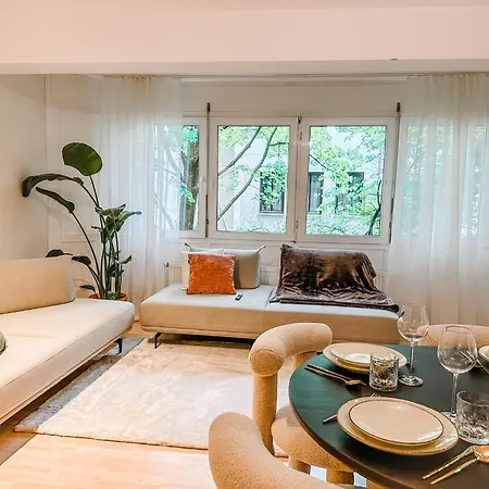 Daire Valemi New Premium & Huge, 2bathroom, Supercentral, Freeparking, Up To 8-16 Guests