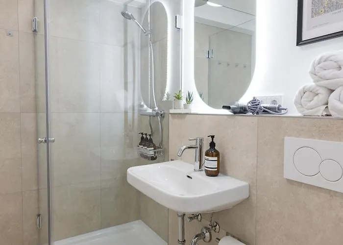 شقة Valemi New Premium & Huge, 2bathroom, Supercentral, Freeparking, Up To 8-16 Guests