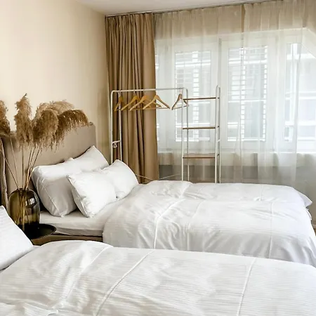 Valemi New Premium & Huge, 2bathroom, Supercentral, Freeparking, Up To 8-16 Guests