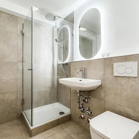 Valemi New Premium & Huge, 2bathroom, Supercentral, Freeparking, Up To 8-16 Guests