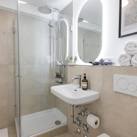 Appartement Valemi New Premium & Huge, 2bathroom, Supercentral, Freeparking, Up To 8-16 Guests