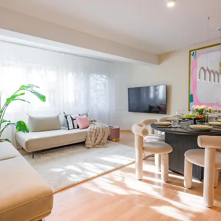 Valemi New Premium & Huge, 2bathroom, Supercentral, Freeparking, Up To 8-16 Guests