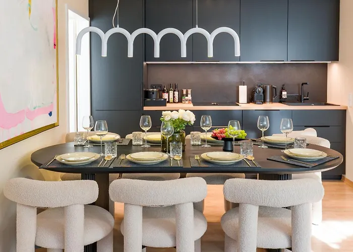 Valemi New Premium & Huge, 2bathroom, Supercentral, Freeparking, Up To 8-16 Guests