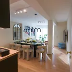 Valemi New Premium & Huge, 2bathroom, Supercentral, Freeparking, Up To 8-16 Guests